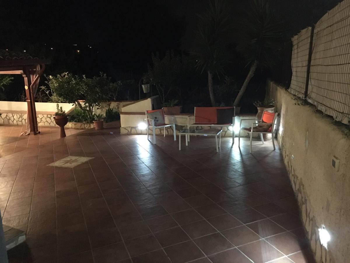 مبيت وإفطار ريالمونتي La Bianca Scogliera المظهر الخارجي الصورة